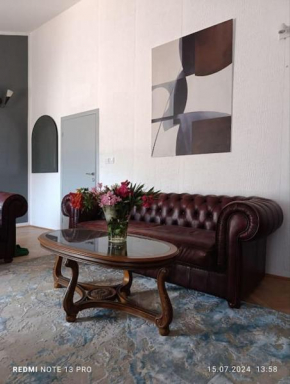 Seaview penthouse with fireplace